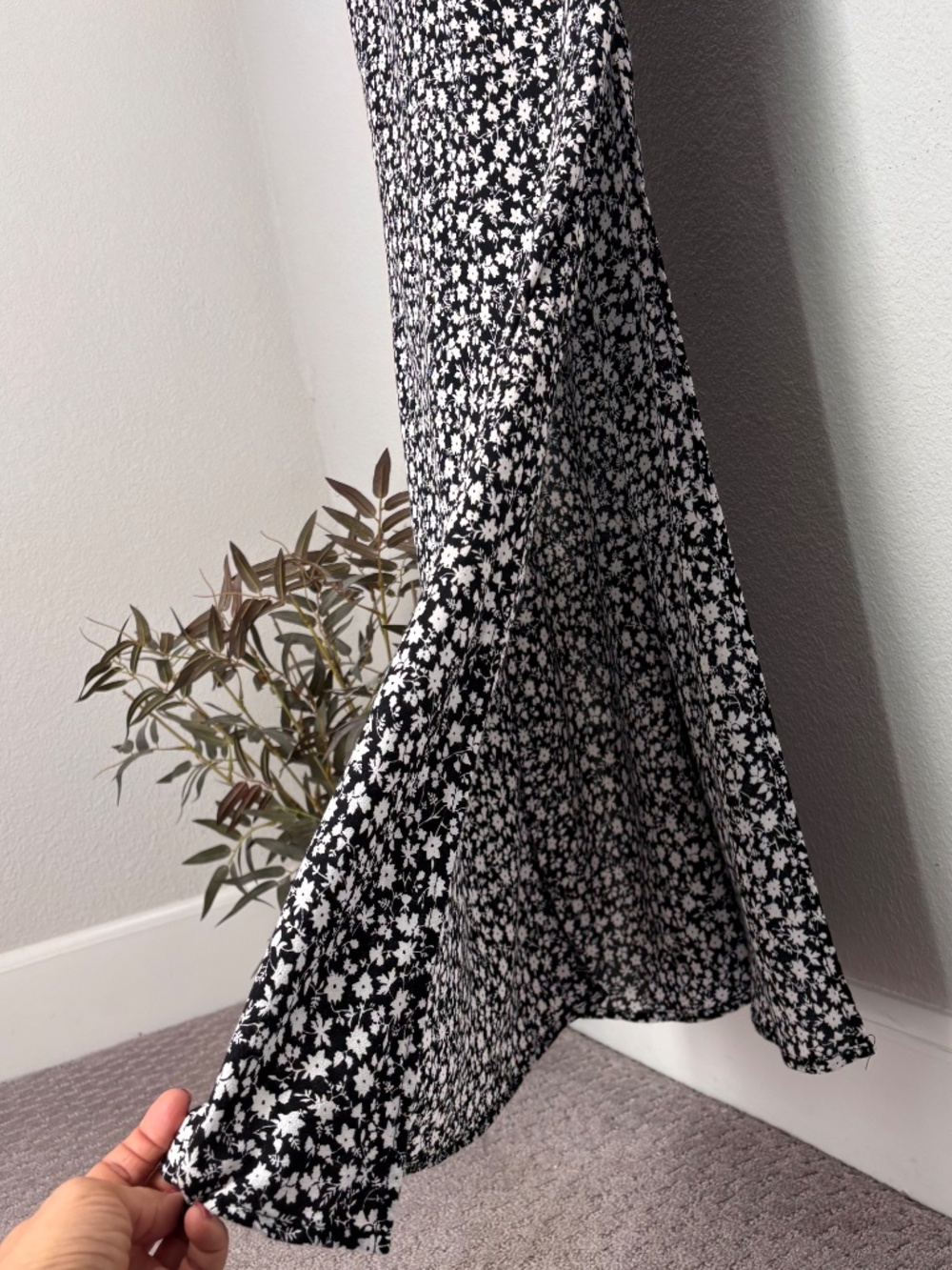 Bershka Halter Neck Black & White Floral Dress - Picture 5 of 6
